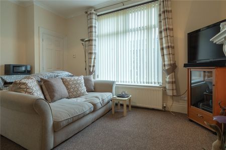 85 Cross Lane, Newsome, Huddersfield, ... - Photo 4