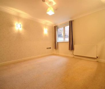 3 Bedroom Mews To Let - Photo 3
