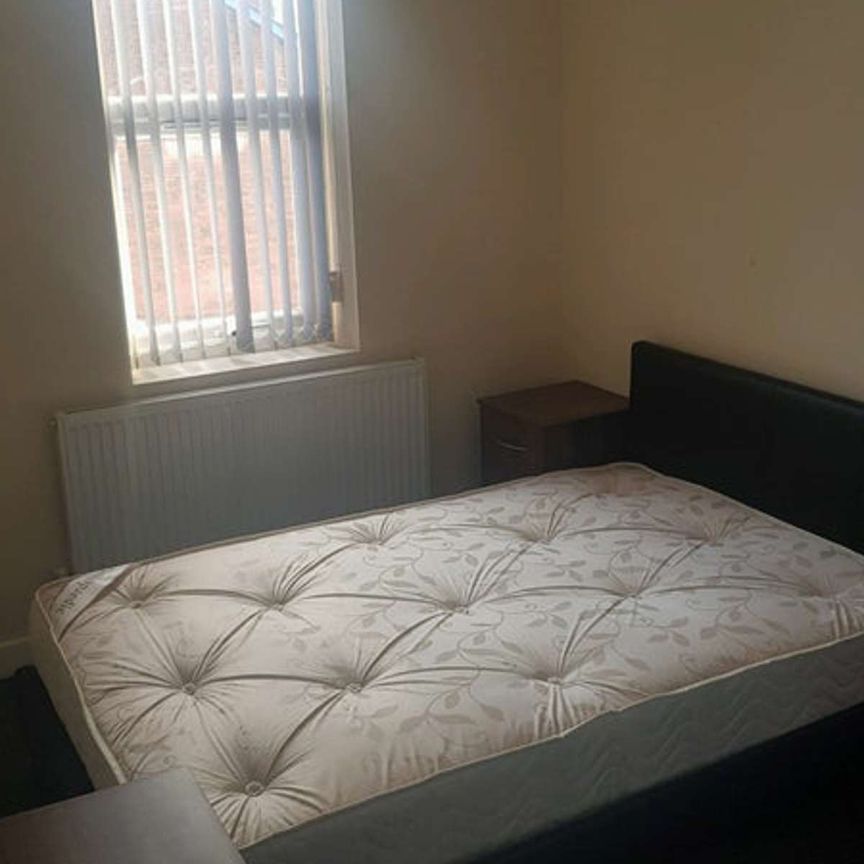 Lovely New Ensuite Bedroom For Rent - All Bills Inc & No Deposit !! - Photo 1