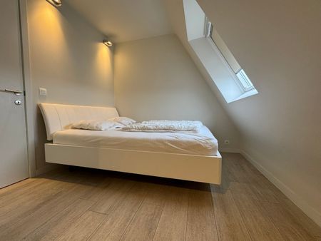Energiezuinig en gemeubeld 3-slaapkamerappartement met afgesloten garage - Foto 2