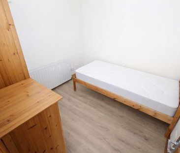 Avondale Gardens, Hounslow, TW4 - Photo 4