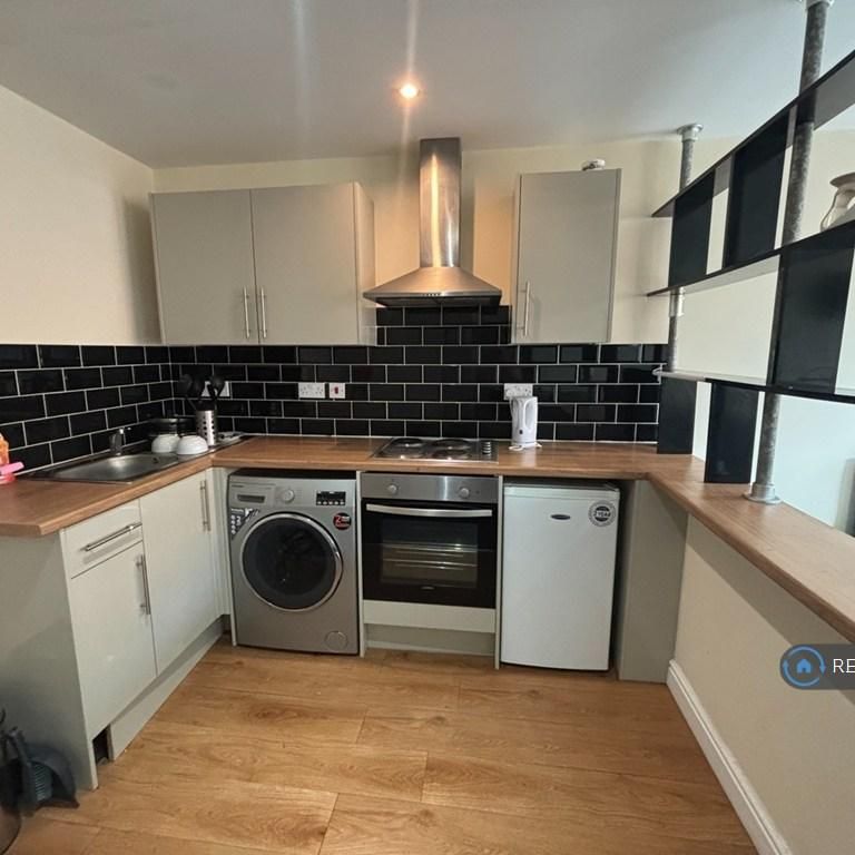 1 bedroom flat to rent - Photo 1