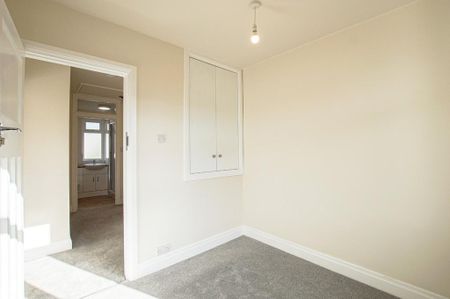 3 bedroom terraced house to rent - Photo 3