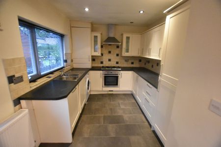 3 bedroom detached bungalow To Let in Preston - Photo 5