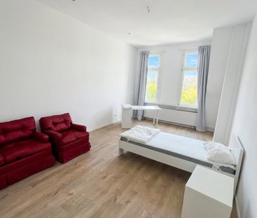 Moderne & hochwertig möblierte 1-Zimmer-Wohnung - ideal für befrist... - Photo 1
