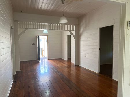 2/40 Arthur Street, Mount Pleasant - Photo 4