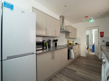 1 bedroom in a house share to rent - Photo 5