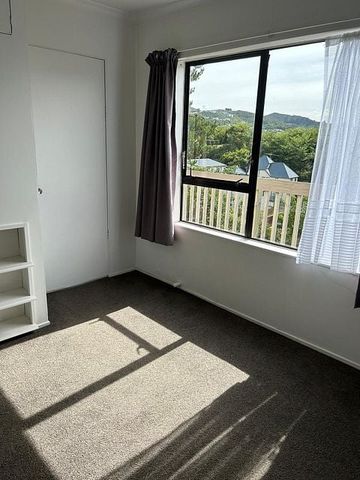 Charming Karori 1BR Flat w/ Garage - Photo 2