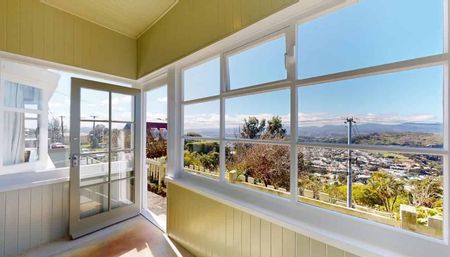 Elevated and Spacious Sun Trap - Photo 3