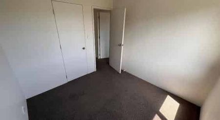 Tidy 2 bedroom home! - Photo 3