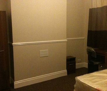 5 Bed - Redurbished Student House - Hull - Photo 4