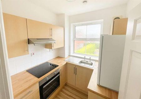 Churchfields Road, Salisbury, SP2 - Photo 3