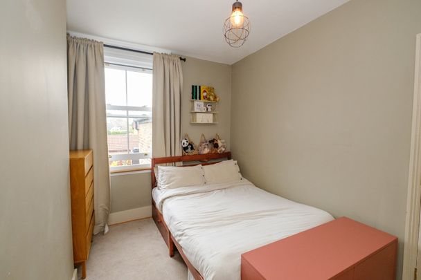 3 Bed Terraced House, Charnwood Road, SE25 - Photo 1