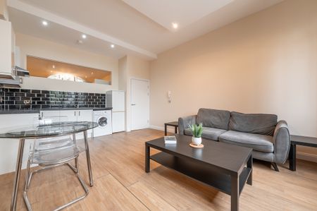 Manhattan Apartments, Leeds City Centre - Photo 2