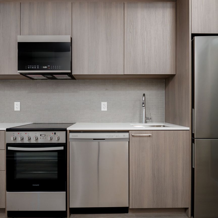 For Lease - 7439 Kingston Road Unit# 218, Toronto, Ontario - Photo 1