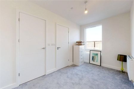 Upper North Street, London, E14 - Photo 3