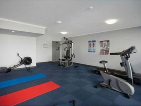 Modern Studio Apartment - Photo 4