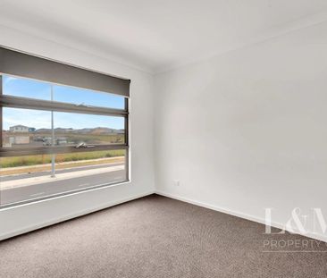 Family Home in Great Location..!! - Photo 3