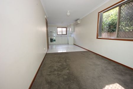 WELL POSITIONED END TOWNHOUSE - Photo 3