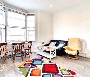 2 bedroom flat to rent - Photo 2