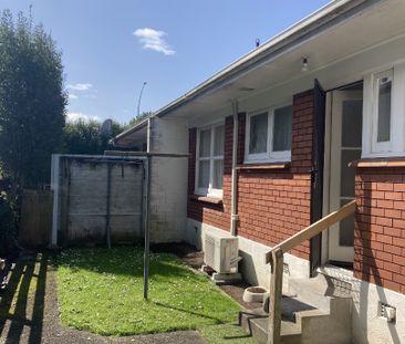 Welcome to this cozy and inviting 2-bedroom, 1-bathroom unit nestle... - Photo 6