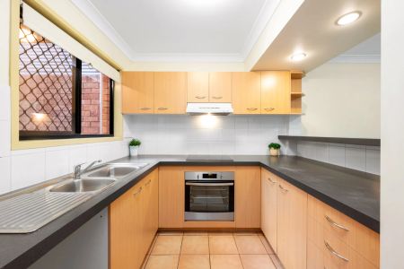 Spacious Townhome with City Views - Photo 4