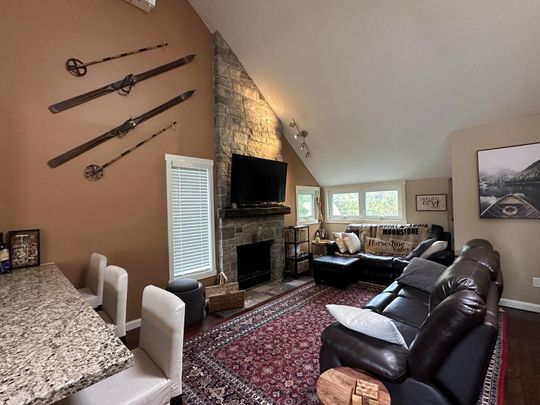 For Lease - 200 ESCARPMENT Crescent, Collingwood, Ontario - Photo 1