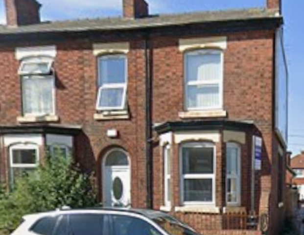 Manchester Road Room 2 - Photo 1