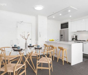 Stylish 1-Bedroom Apartment with Stunning City Views - Photo 5