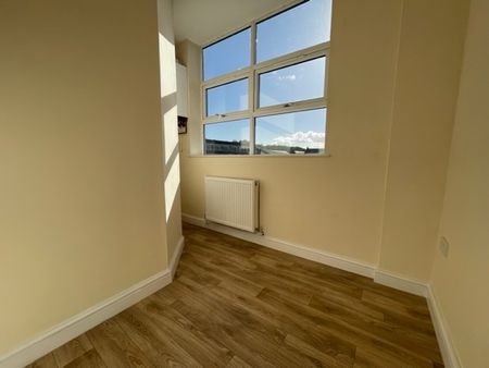 Elizabeth Court - Photo 3