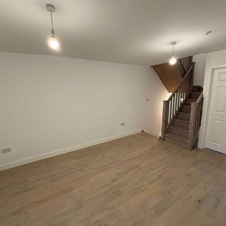 4 bedroom terraced house to rent - Photo 1