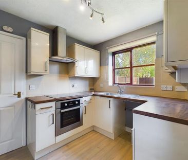 3 bedroom semi-detached house to rent - Photo 5