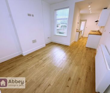 3 bedroom terraced house to rent - Photo 2