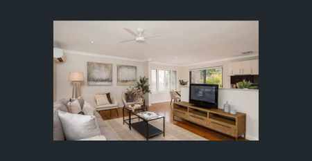 Chic. Central. Charming - Photo 4