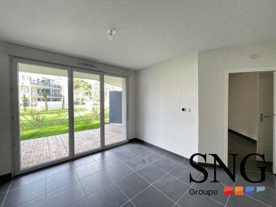 T2 AVEC JARDIN, TERRASSE ET PARKING - Photo 1