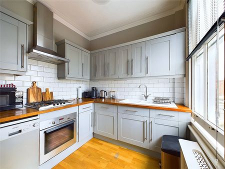 The Barons, St Margarets - 1 bedroomProperty for lettings - Chasebuchanan - Photo 2