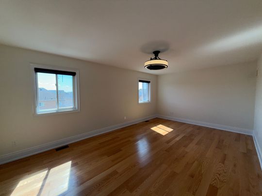 For Lease - 89 Slack Street Unit# Main and 2nd Floor only, Bradford West Gwillimbury, Ontario - Photo 1