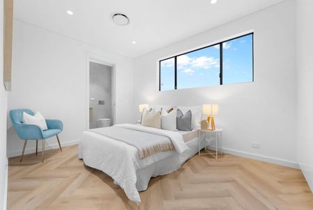 Brand New 5 Bedroom Duplex - Photo 5