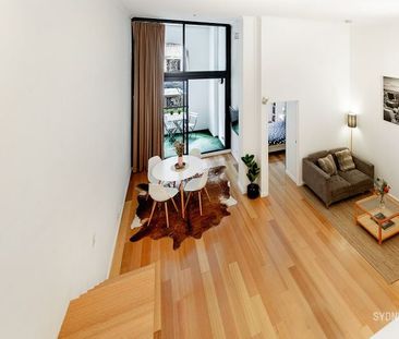 BOUTIQUE WAREHOUSE CONVERSION WITH A MANHATTAN FEEL | Furnished - Photo 4