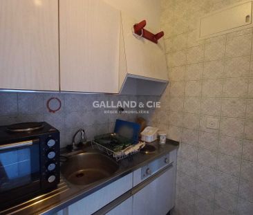 Furnished studio on the upper floor. - Photo 2