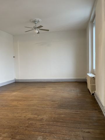 Location Appartement 3 pièces 81m² CASTRES 81100 - Photo 2