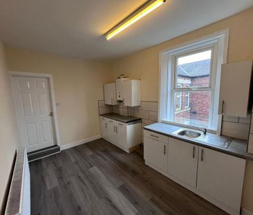 3 bedroom flat to rent - Photo 6