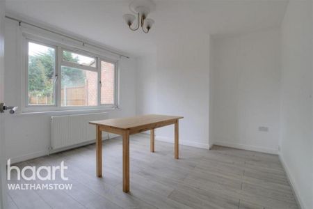 4 bedroom semi-detached house to rent - Photo 2