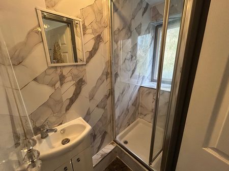 4 bedroom house to rent - Photo 3