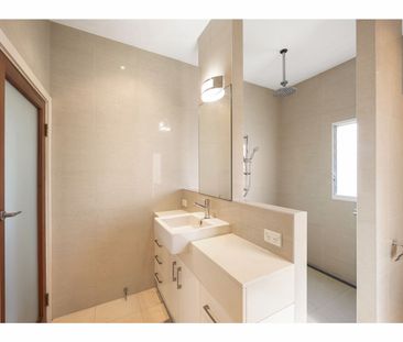 Semi furnished 2 bed unit with river view - Photo 6
