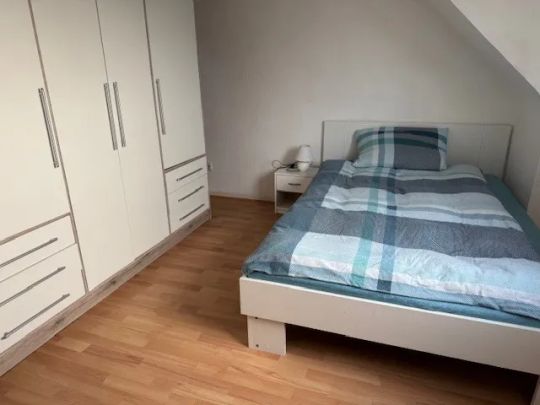 Möblierte 2-Zimmerwohnung im 3-Familienhaus Mönchengladbach-Bonnenbroich - Photo 1
