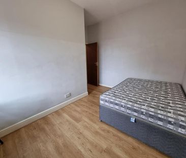 4 bedroom terraced house to rent - Photo 4