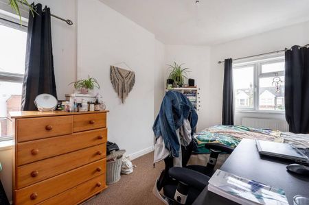 3 bedroom flat to rent - Photo 3