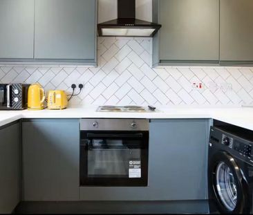 Ensuite rooms to Move in Instantly - - Photo 3