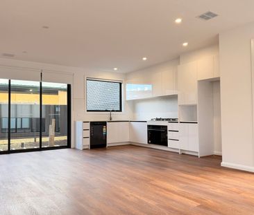 Brand New Townhouses in Prime Thomastown Location! - Photo 5